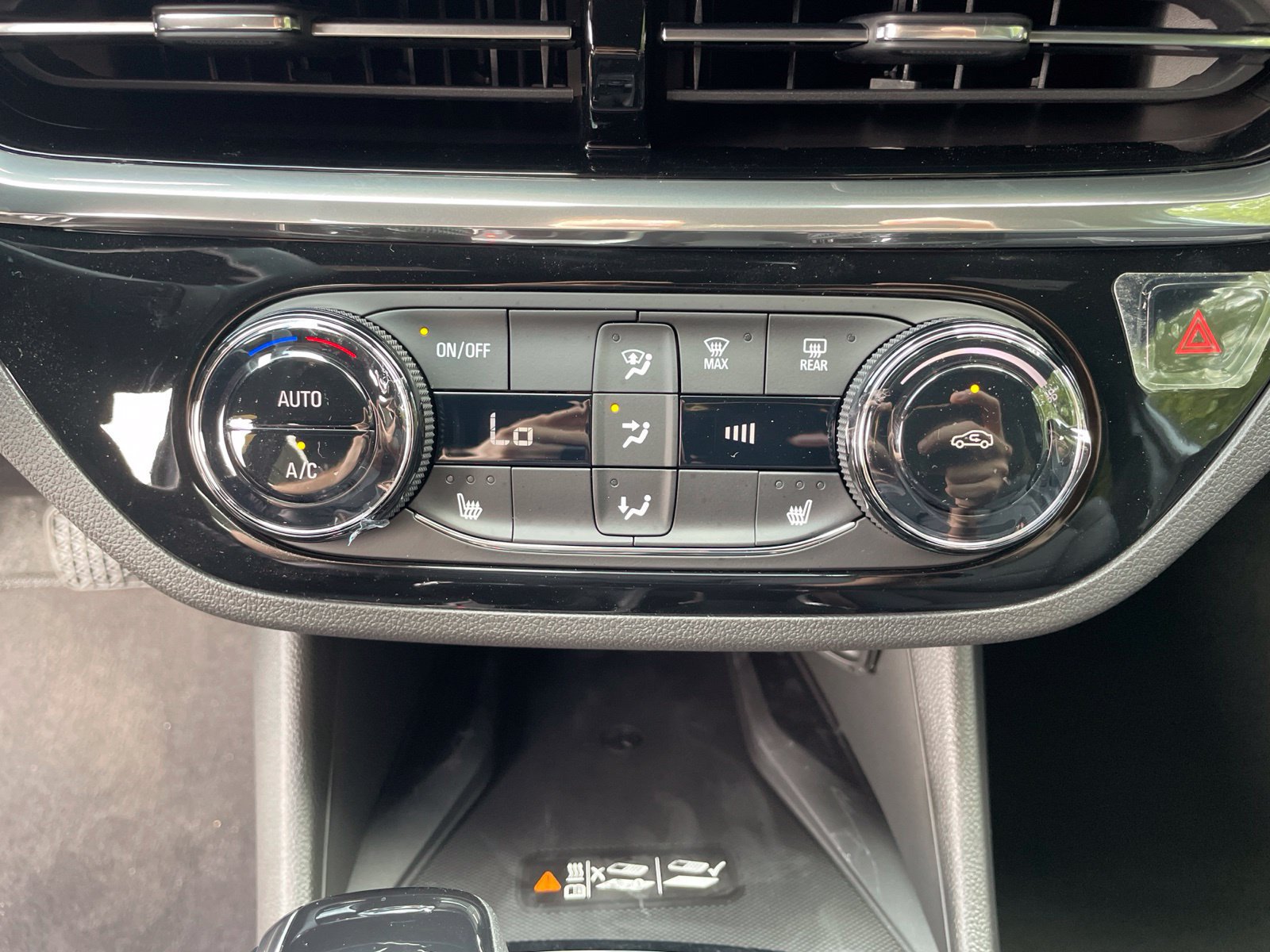 New 2026 Buick Envista Sport Touring w/ Convenience I Package FWD image 34