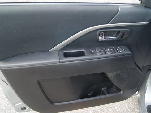 Used 2012 MAZDA MAZDA5 Sport image 12