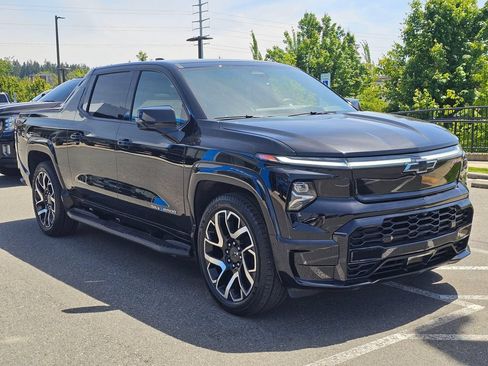 Used 2025 Chevrolet Silverado EV RST AWD/4WD image 7