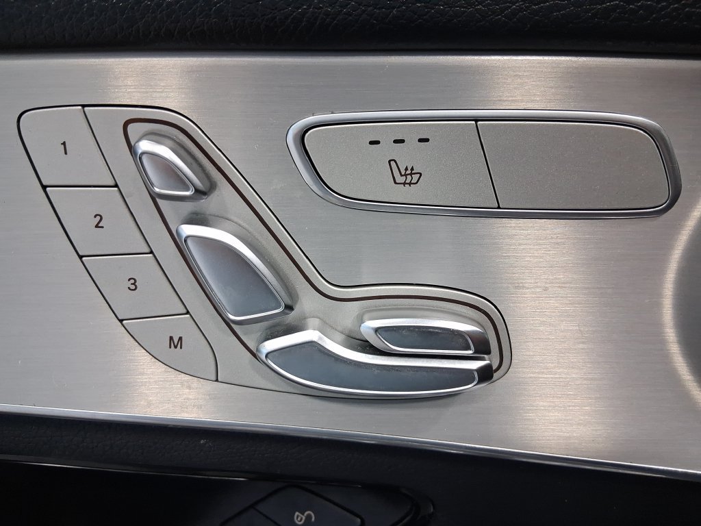 Used 2019 Mercedes-Benz GLC 300 image 12