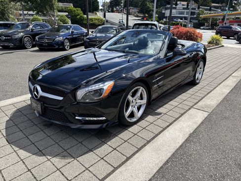 Used 2014 Mercedes-Benz SL 550 image 16