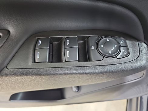 Certified 2023 Chevrolet Equinox LT image 33