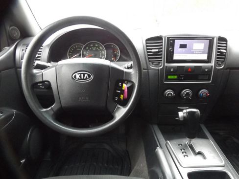 Used 2009 Kia Sorento LX AWD/4WD image 13