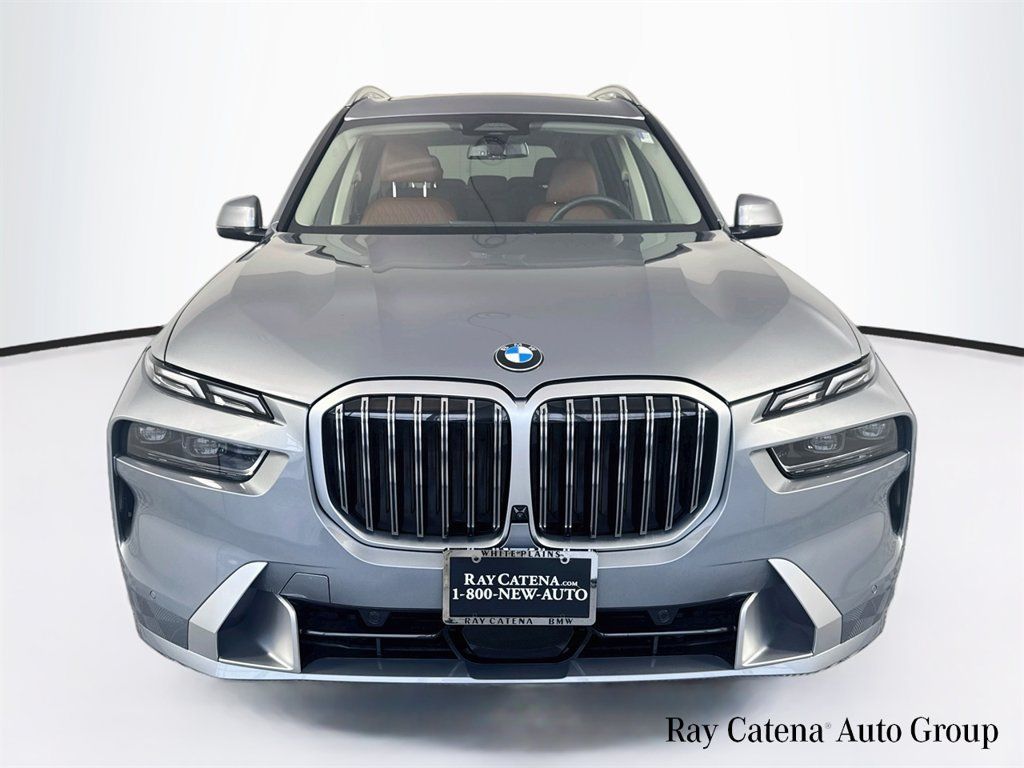 Used 2026 BMW X7 xDrive40i w/ Premium Package AWD/4WD image 2