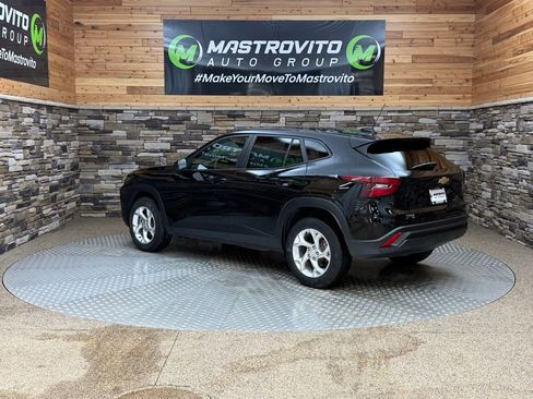 Used 2024 Chevrolet Trax LS w/ LS Convenience Package FWD image 7