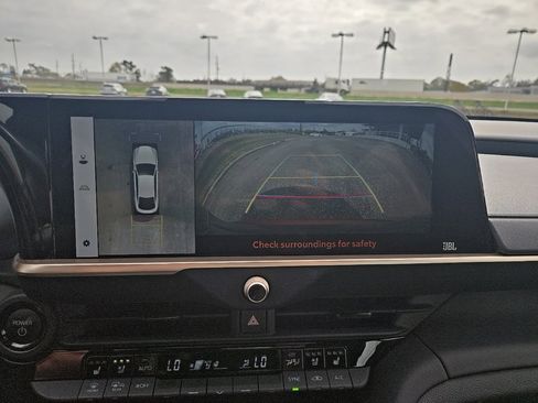 Used 2023 Toyota Crown Platinum image 20