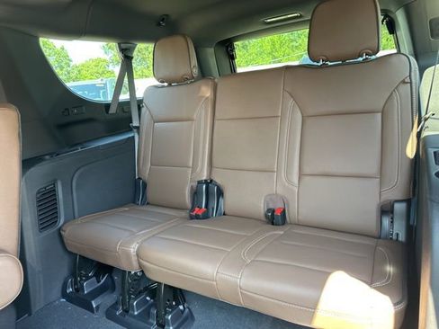 New 2025 Chevrolet Suburban High Country image 13