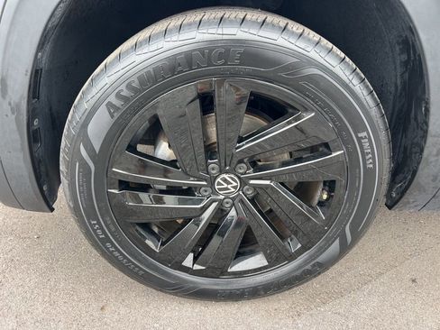 Used 2023 Volkswagen Atlas Cross Sport SE image 7