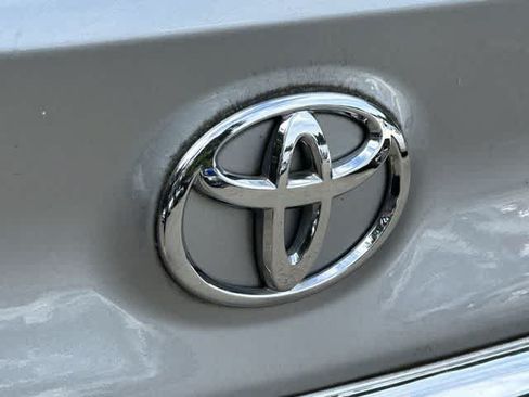 Used 2015 Toyota Camry XLE w/ Convenience Package FWD image 17