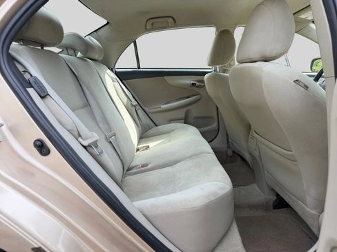 Used 2012 Toyota Corolla LE FWD image 18