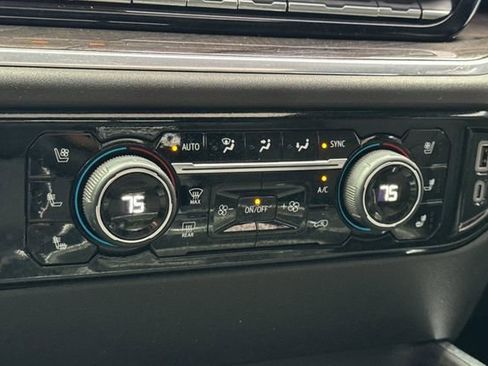 Used 2024 Chevrolet Silverado 2500 LTZ w/ LTZ Convenience Package image 28