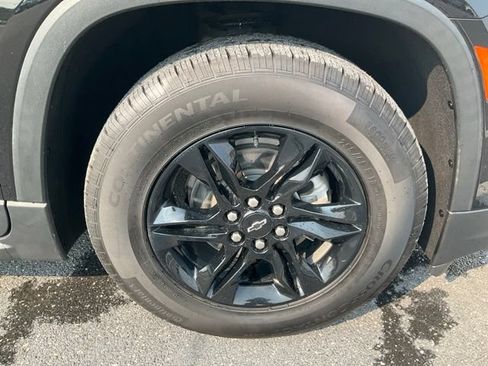 Used 2022 Chevrolet Traverse LT w/ LPO, 'HIT The Road' Package AWD/4WD image 18