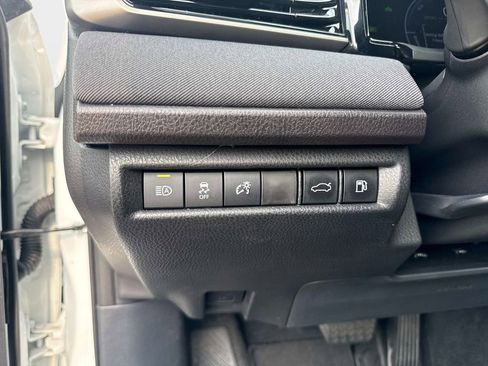 Used 2025 Toyota Camry LE w/ Convenience Package image 28