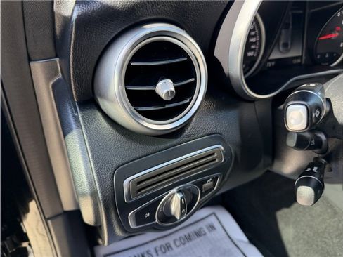 Used 2018 Mercedes-Benz C 300 Sedan image 32