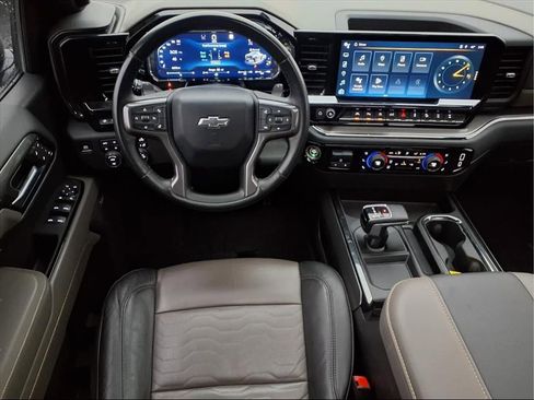 Used 2023 Chevrolet Silverado 1500 ZR2 w/ Technology Package image 2