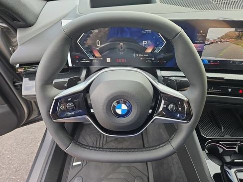 Used 2026 BMW 530i xDrive w/ Premium Package AWD/4WD image 9