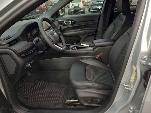 New 2026 Jeep Compass Latitude image 19