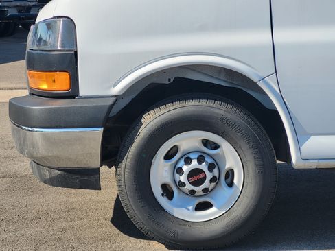 New 2026 GMC Savana 3500 w/ Power Convenience Package RWD image 9