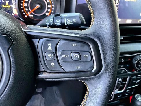Used 2024 Jeep Wrangler Unlimited Sport AWD/4WD image 23