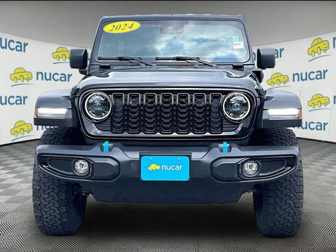 Used 2024 Jeep Wrangler Unlimited AWD/4WD image 2