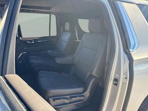 Used 2023 GMC Yukon XL Denali image 33