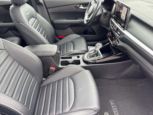 Used 2023 Kia Forte GT-Line w/ GT-Line Premium Package image 21