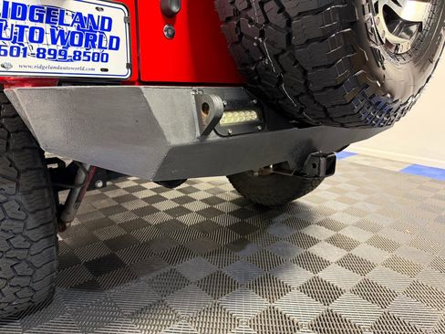 Used 2015 Jeep Wrangler Unlimited Sahara w/ Max Tow Package image 28