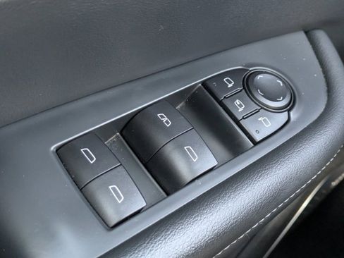 Used 2025 Buick Enclave Preferred image 21