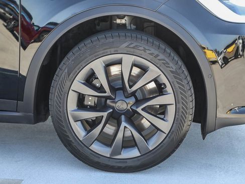 Used 2023 Tesla Model X AWD/4WD image 10