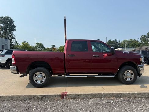 Used 2024 RAM 2500 Tradesman w/ Chrome Appearance Group AWD/4WD image 11