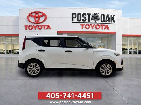 Used 2021 Kia Soul LX FWD image 9