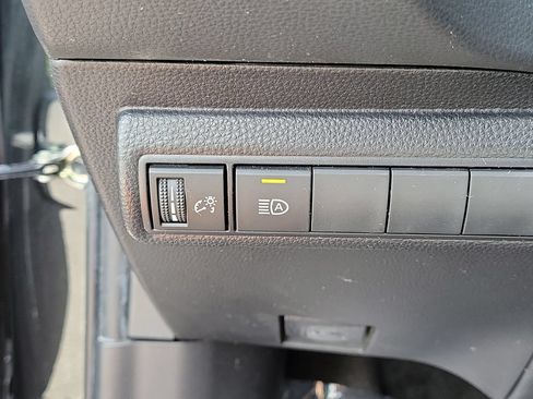 Used 2022 Toyota Corolla LE FWD image 29