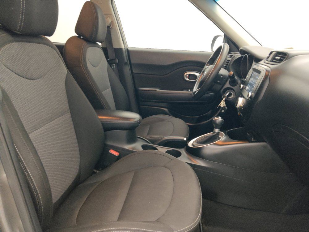 Used 2018 Kia Soul + FWD image 21