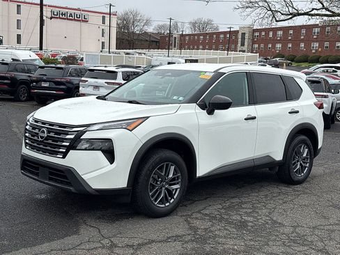 Used 2024 Nissan Rogue S image 3