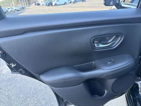 Used 2023 Honda HR-V LX image 19