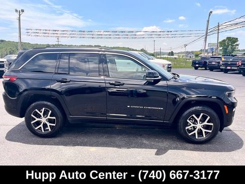 Used 2023 Jeep Grand Cherokee Limited AWD/4WD image 19