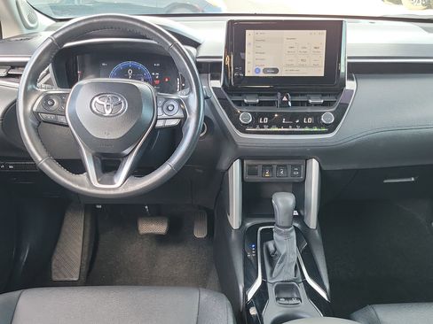 Used 2023 Toyota Corolla Cross XLE w/ Convenience Package image 6