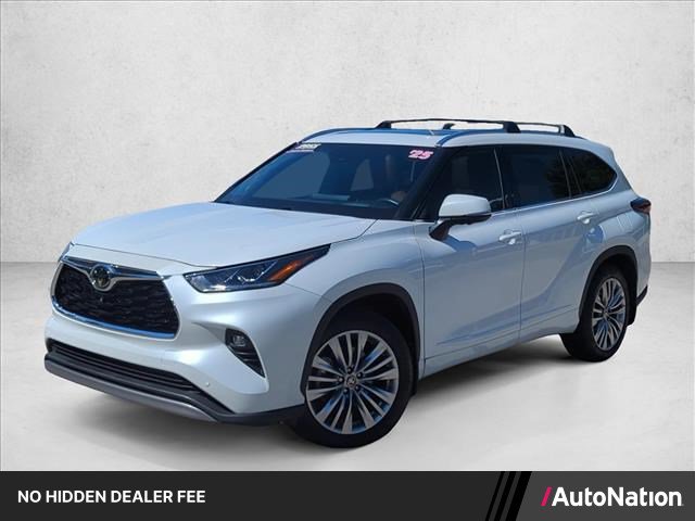 Used 2025 Toyota Highlander Platinum AWD/4WD image 1