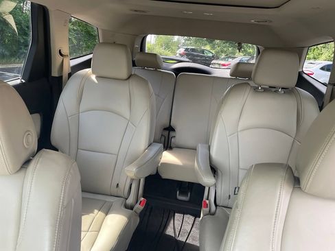 Used 2019 Buick Enclave Premium AWD/4WD image 31