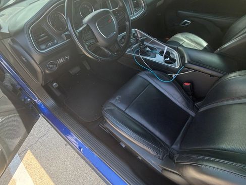 Used 2022 Dodge Challenger SXT w/ Plus Package RWD image 11