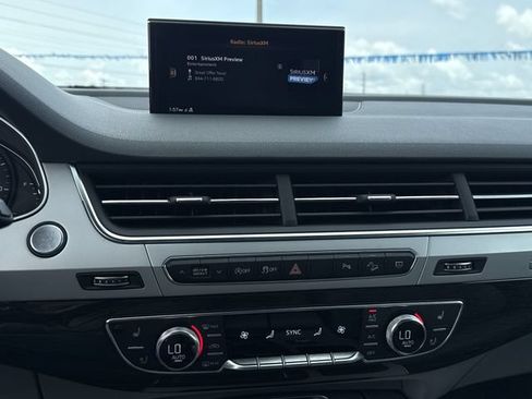 Used 2018 Audi Q7 2.0T Premium Plus AWD/4WD image 28
