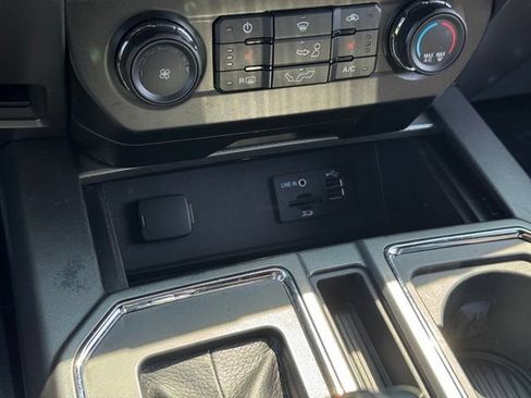 Used 2015 Ford F150 XLT w/ Equipment Group 302A Luxury AWD/4WD image 16