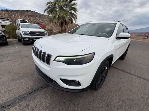 Used 2019 Jeep Cherokee Latitude w/ Popular Appearance Group FWD image 1