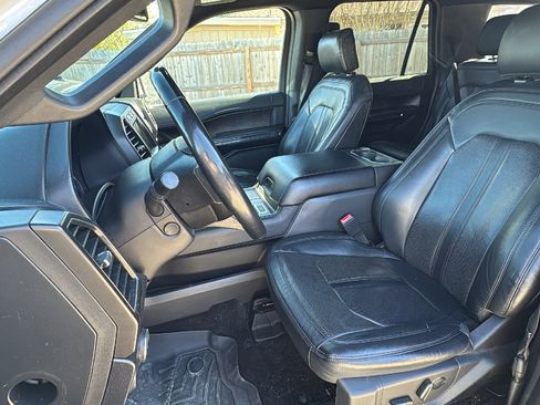 Used 2018 Ford Expedition Limited image 13