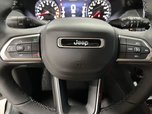 Certified 2026 Jeep Compass Latitude image 19