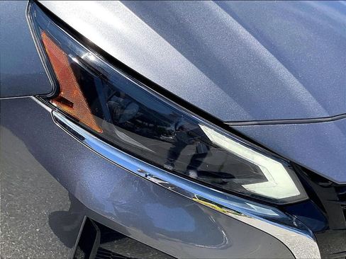 Used 2024 Nissan Altima 2.5 SV w/ SV Premium Package FWD image 32
