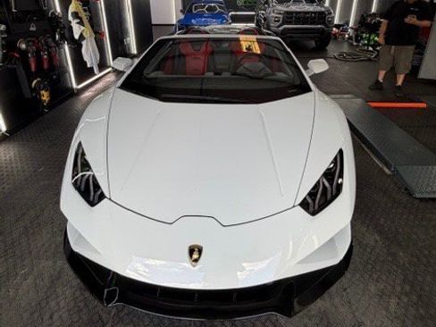 Used 2022 Lamborghini Huracan EVO image 5
