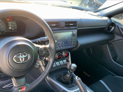 Used 2023 Toyota GR86 Premium image 13