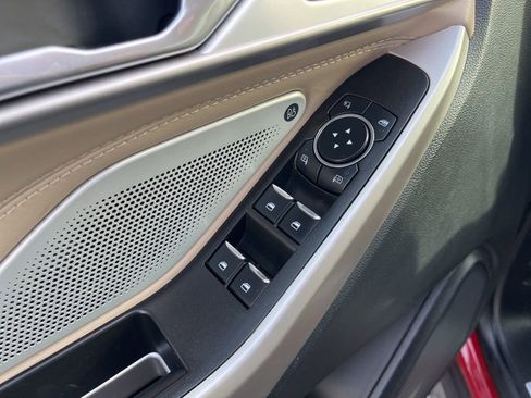 Used 2023 Ford Explorer Limited w/ Limited Technology Package image 17