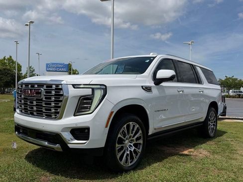 Used 2026 GMC Yukon XL Denali w/ Sun & Power Step Package AWD/4WD image 26